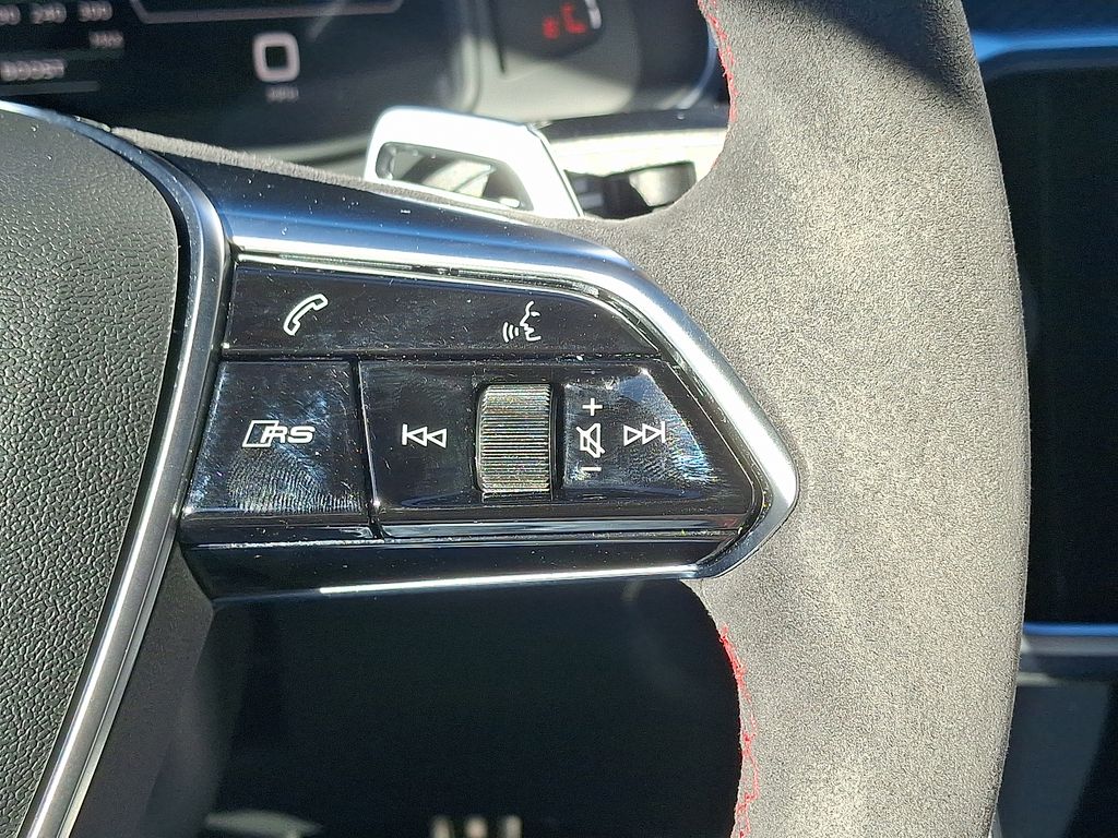 Thumbnail: 2023 Audi RS 7 - 23