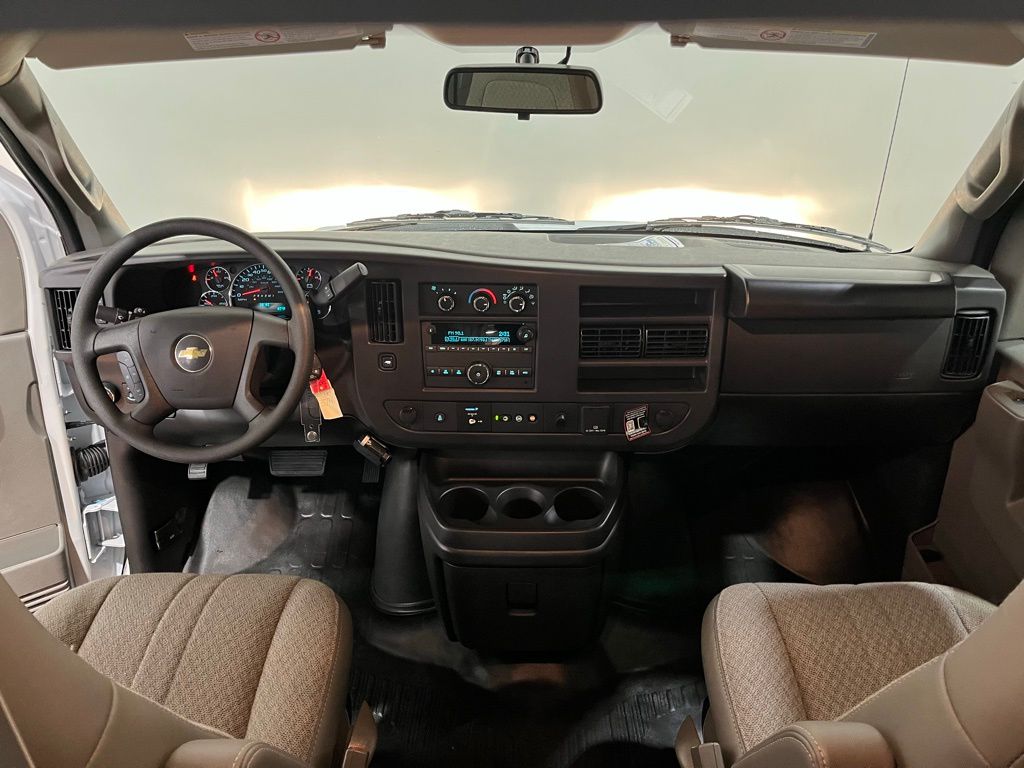 2025 Chevrolet Express 3500 Work Van