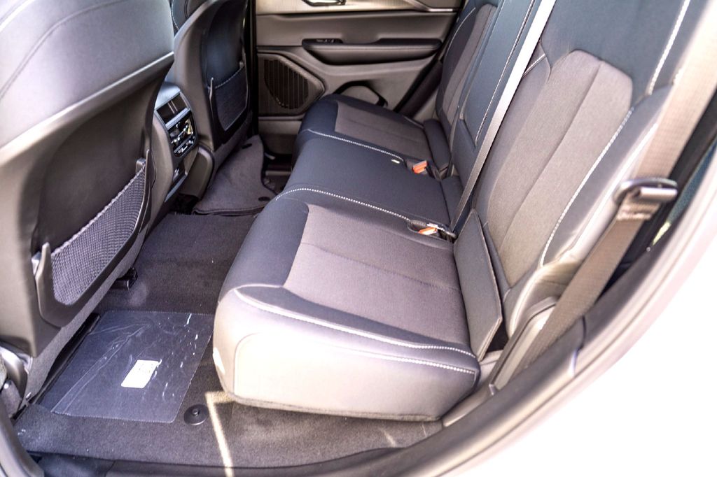 New Car 2025 Jeep Grand Cherokee  Laredo X For Sale Under $40,000 In Taylor, Texas