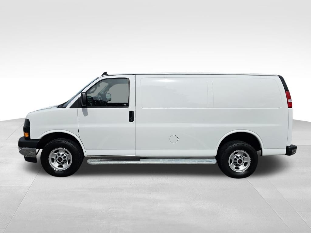 2022 GMC Savana 2500 Work Van 39