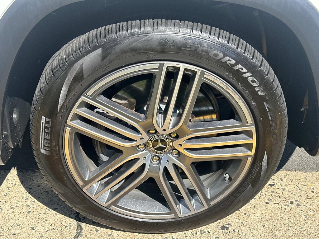 Thumbnail: 2024 Mercedes-Benz GLS - 17