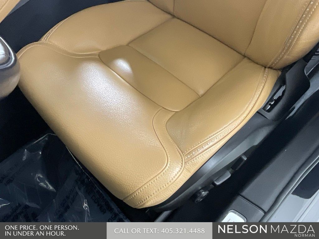 Used 2018 Black Volvo T6 AWD image 25