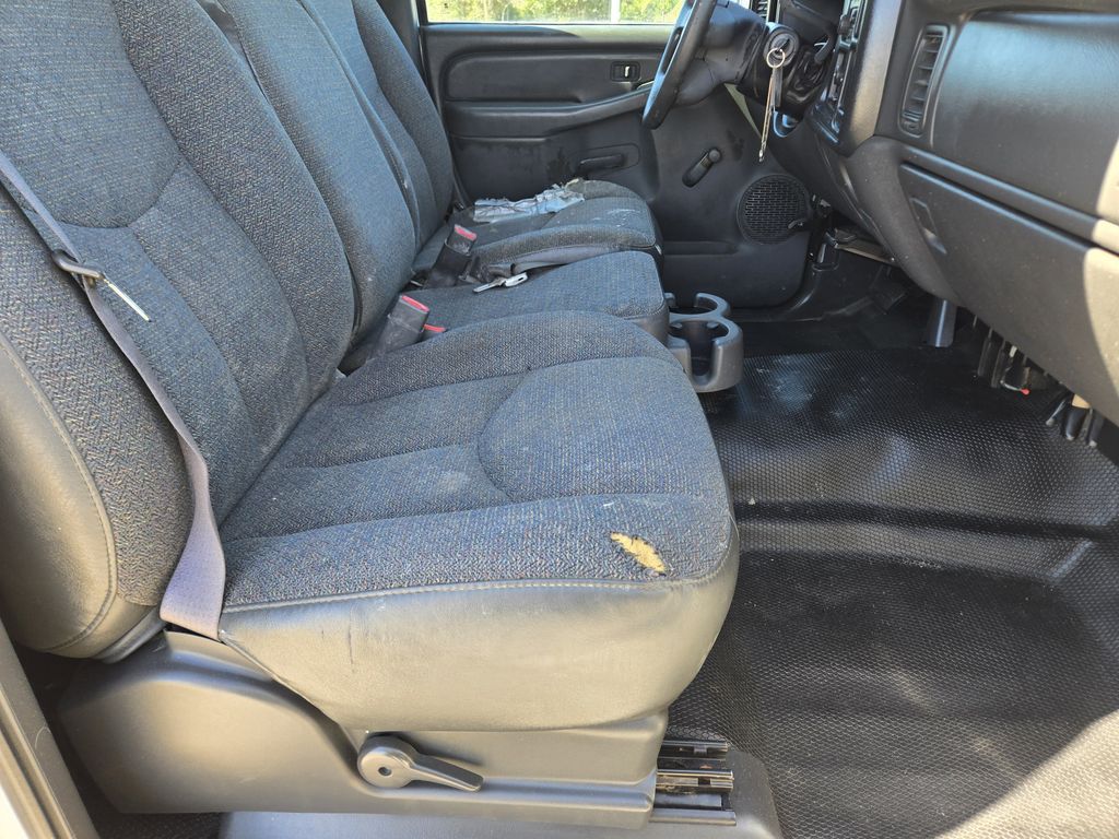2007 Chevrolet Silverado 1500 Classic Work Truck - 11
