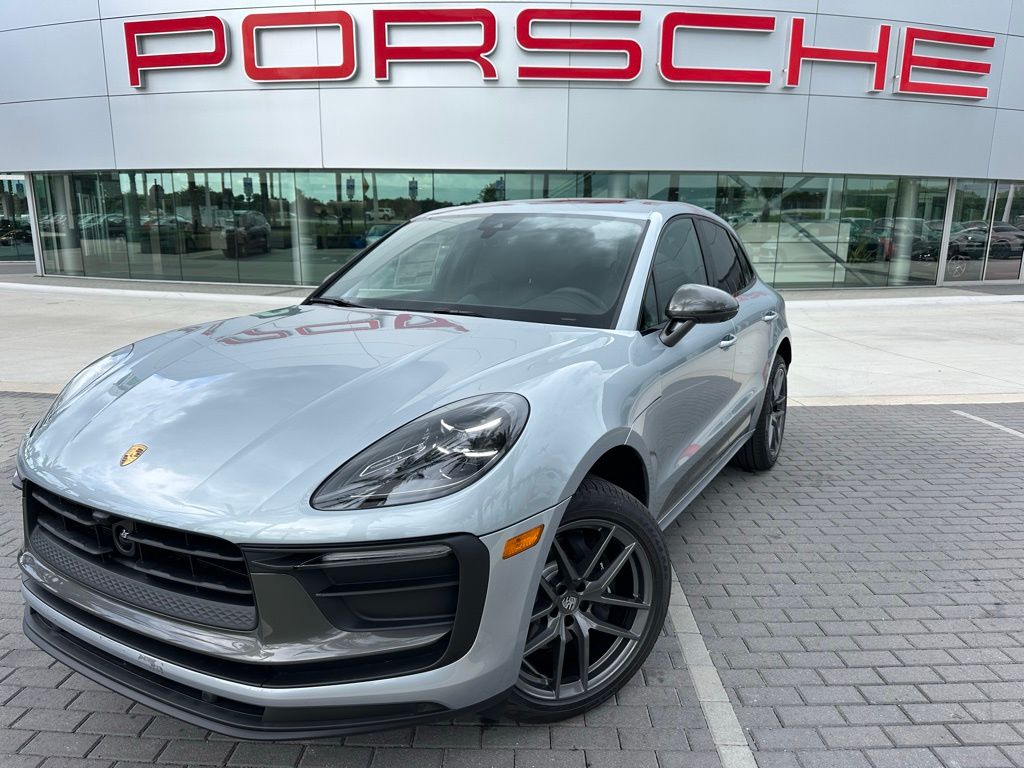 Thumbnail: 2025 Porsche Macan - 1