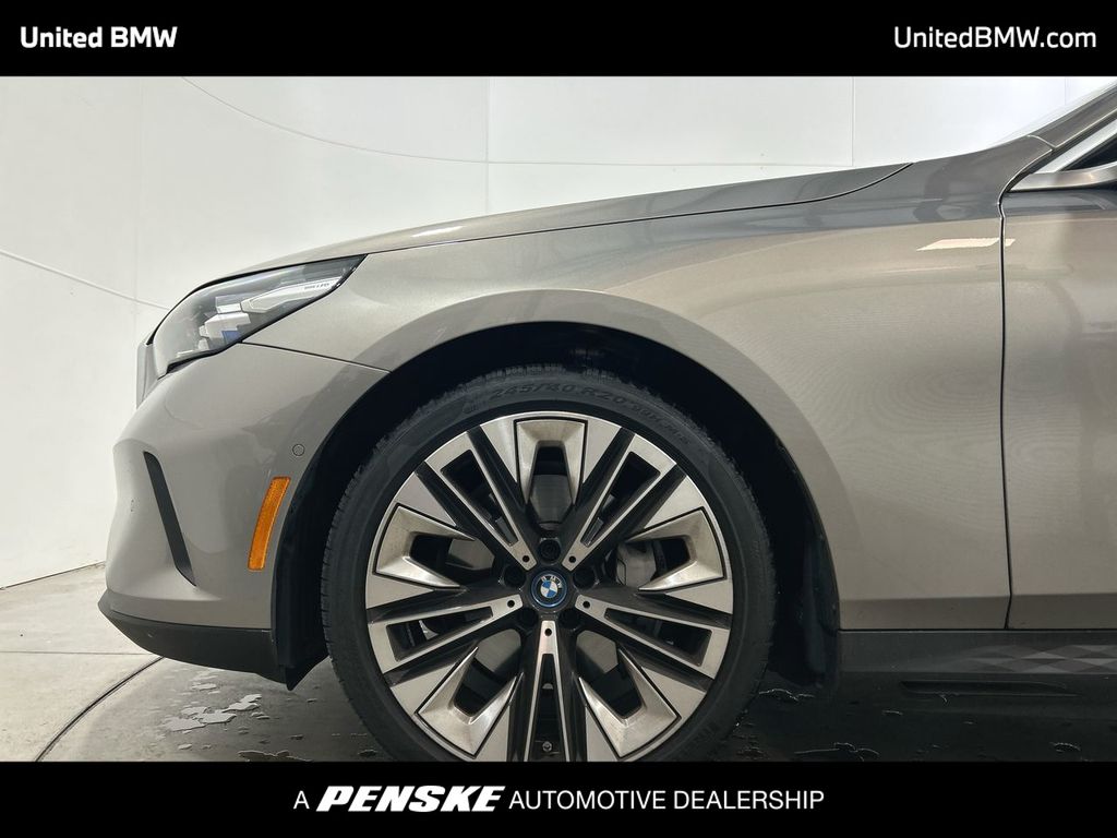 Thumbnail: 2024 BMW i5 - 10