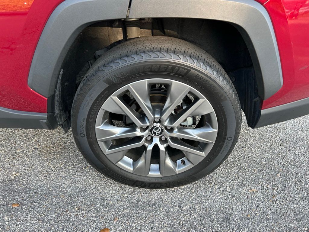 2023 Toyota RAV4 XLE Premium 9