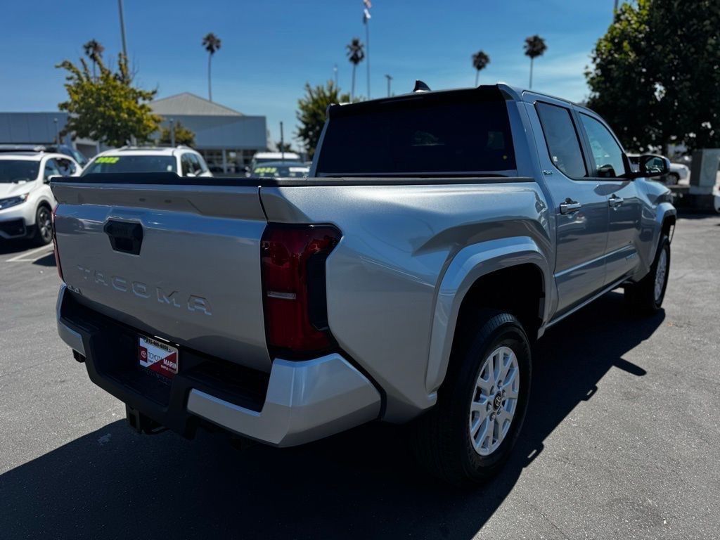 2025 Toyota Tacoma SR5 Double Cab photo 17