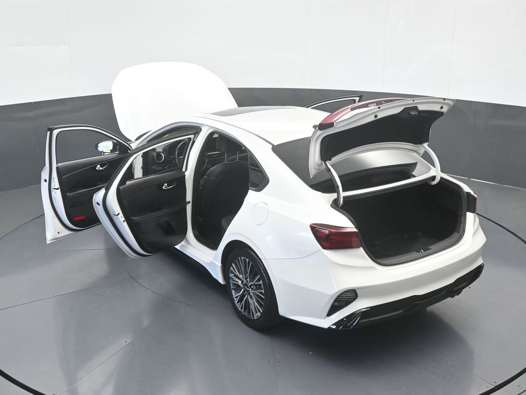 Used 2024 Snow White Pearl Kia GT-Line image 69