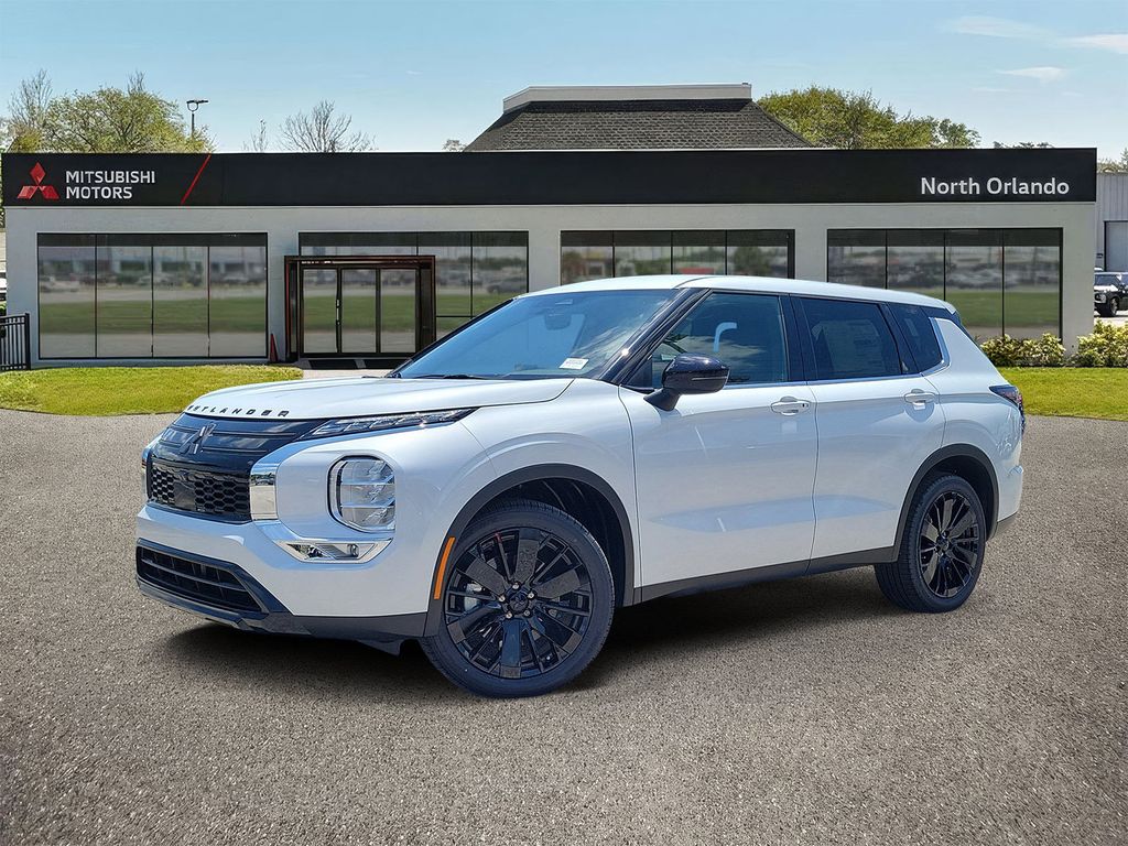 2026 Mitsubishi Outlander LE