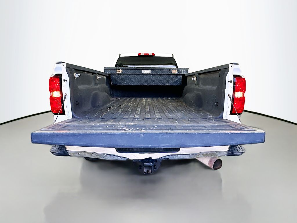 Thumbnail: 2016 Chevrolet Silverado 3500 - 24