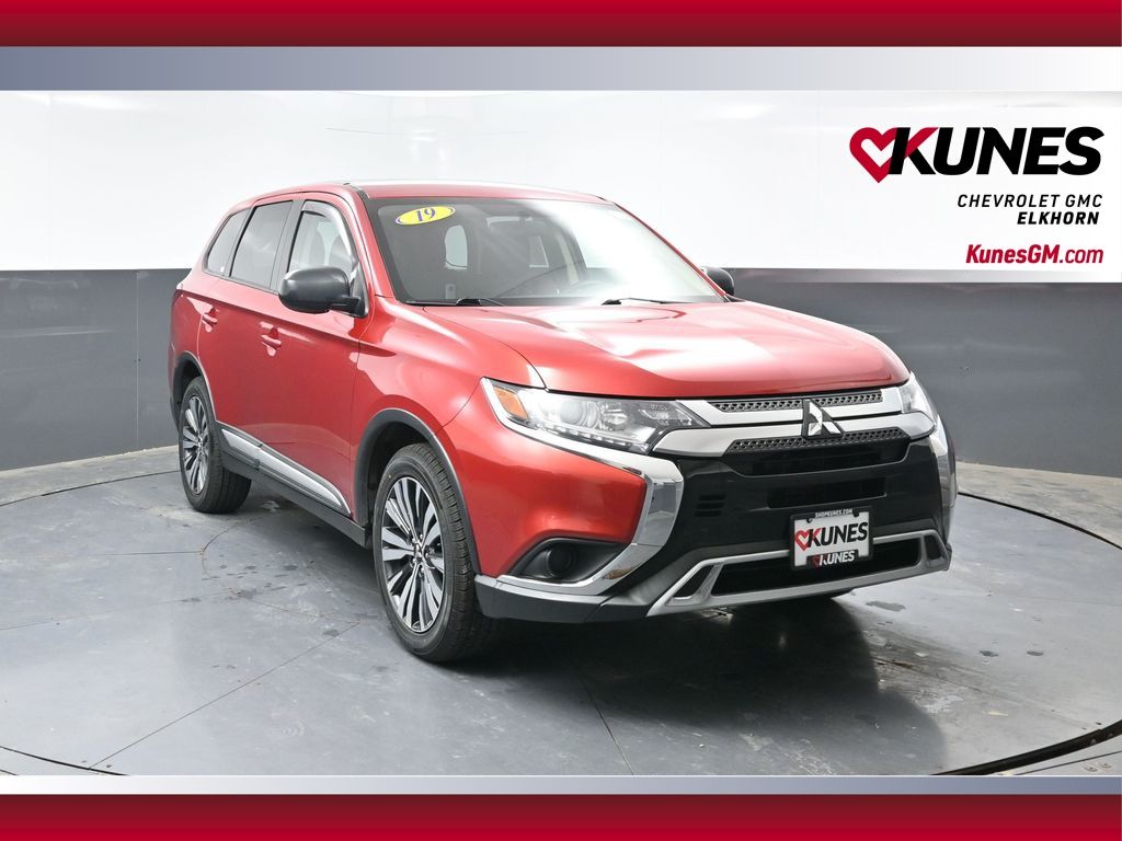 Red 2019 Mitsubishi Outlander SUV / Crossover Front-Wheel Drive Continuously Variable Transmission