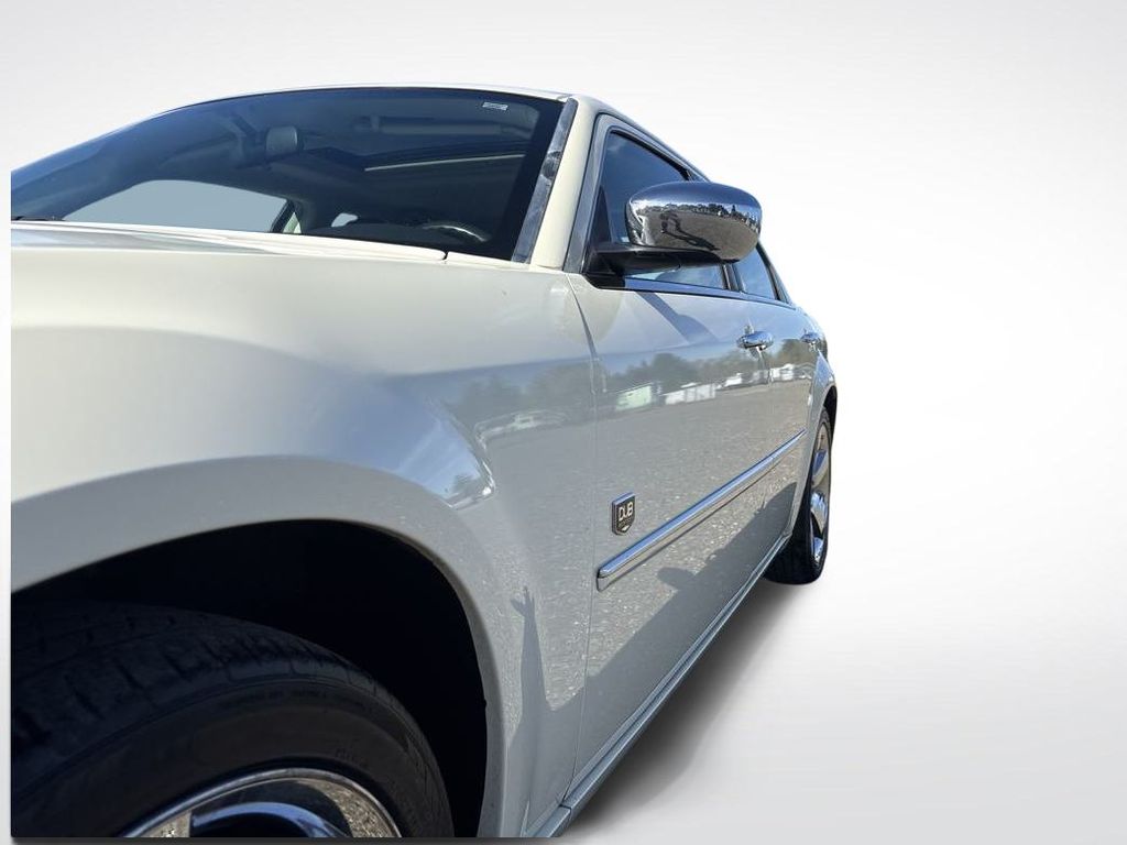 2008 Cool Vanilla Clearcoat Chrysler 300 Dub Edition RWD Sedan