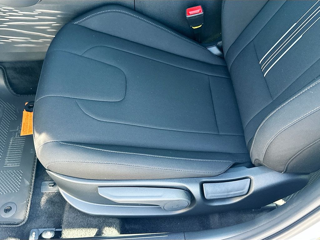 2025 Hyundai Elantra Blue 21