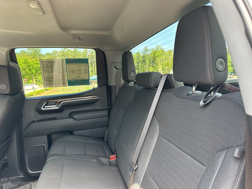 2023 Summit White Chevrolet Silverado 1500 LT Trail Boss 4X4 Truck