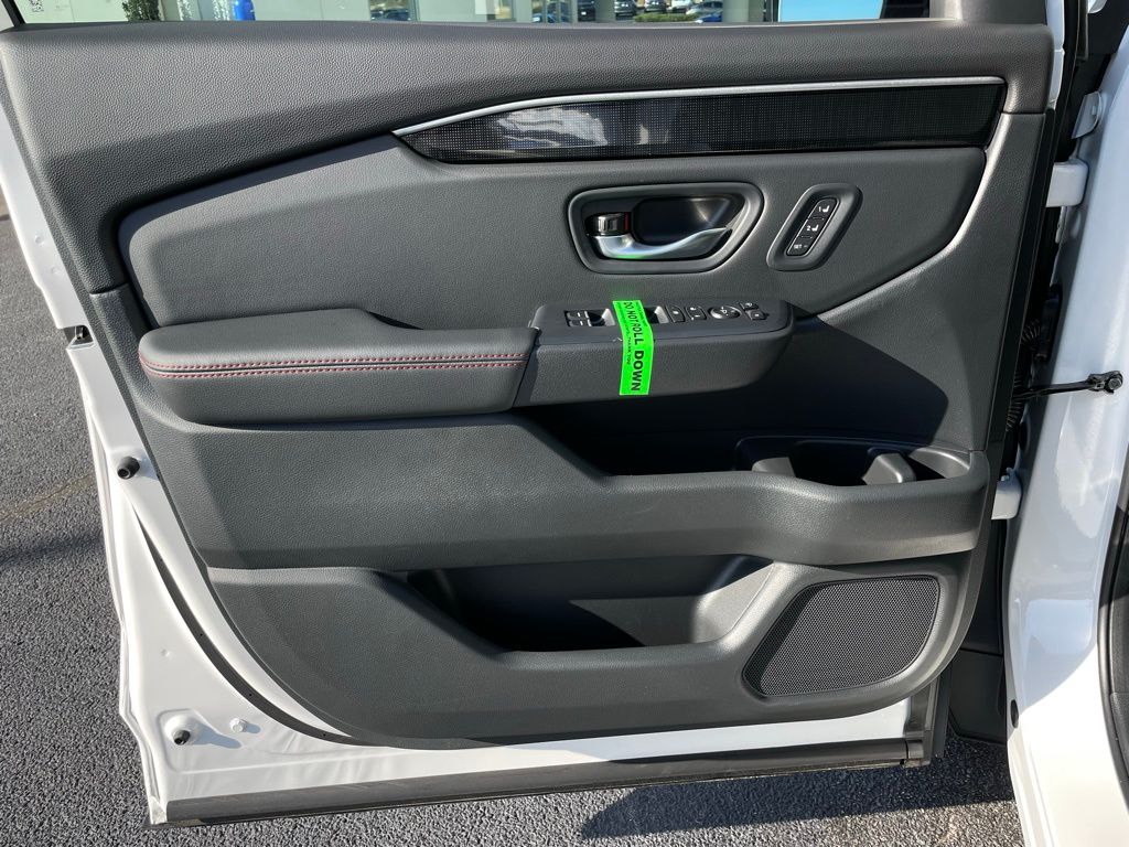 2025 Honda Pilot Black Edition 24