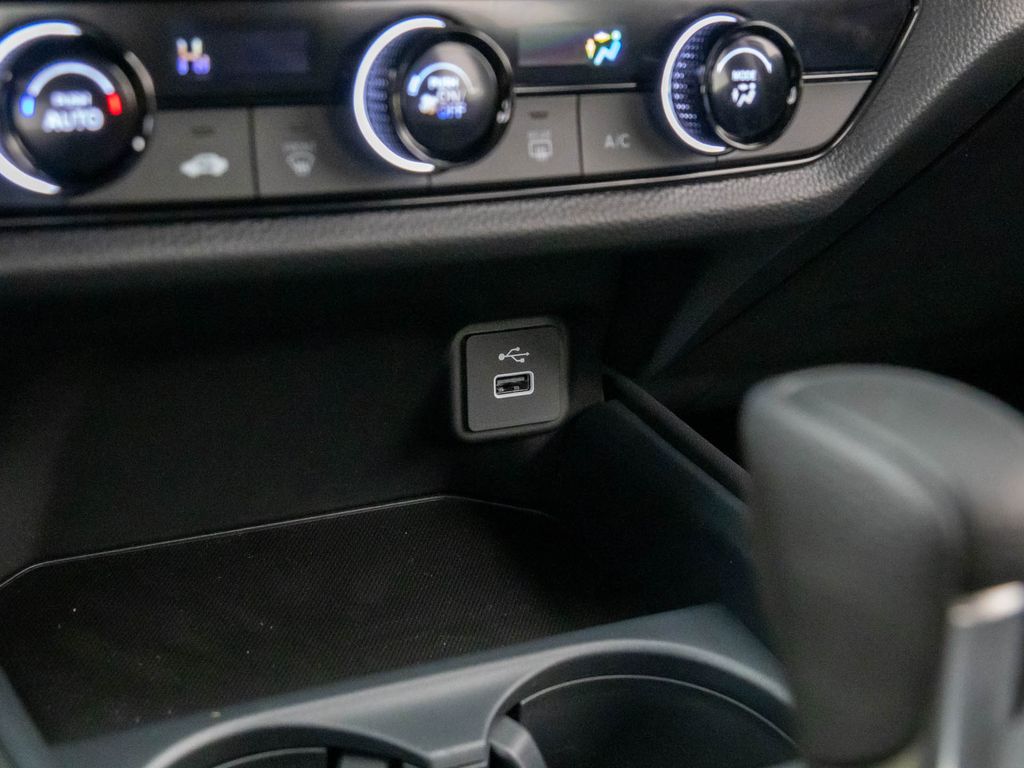 2025 Honda HR-V LX photo