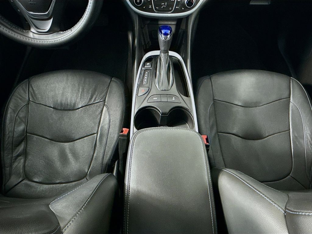 Thumbnail: 2016 Chevrolet Volt - 16