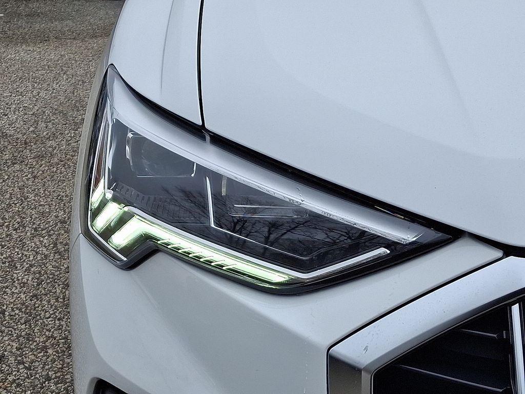 Thumbnail: 2025 Audi Q3 - 9