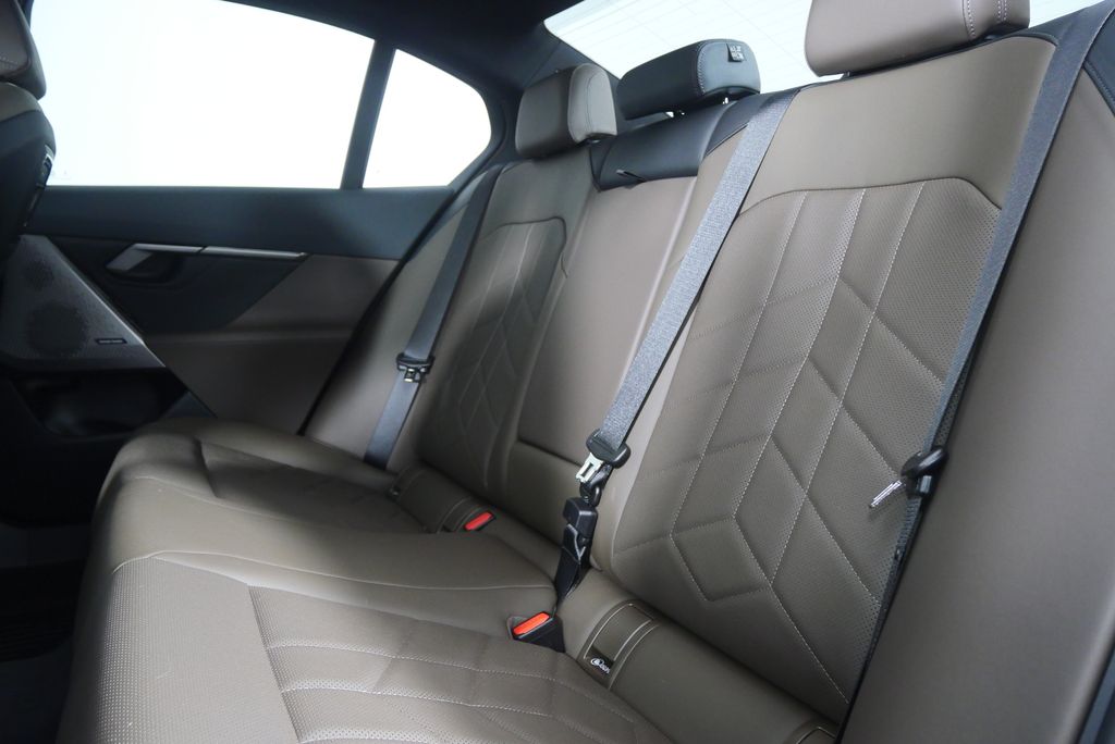 Thumbnail: 2026 BMW i5 - 16