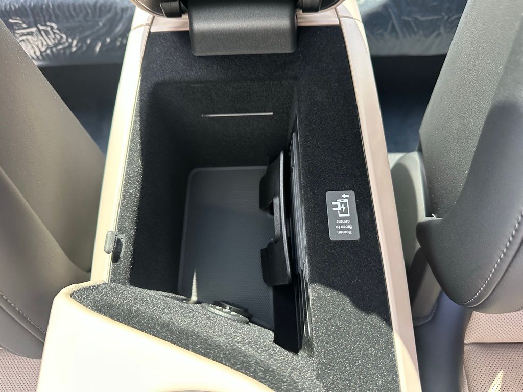 Thumbnail: 2026 Porsche Taycan - 28