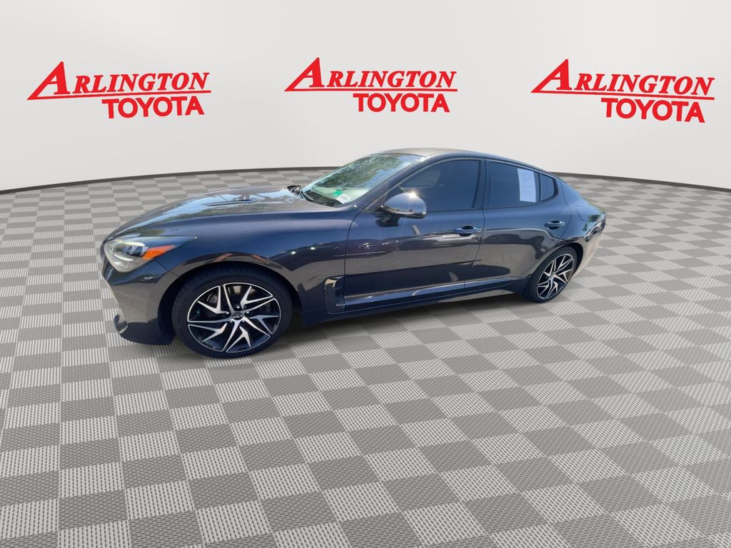 View vehicle photo 5