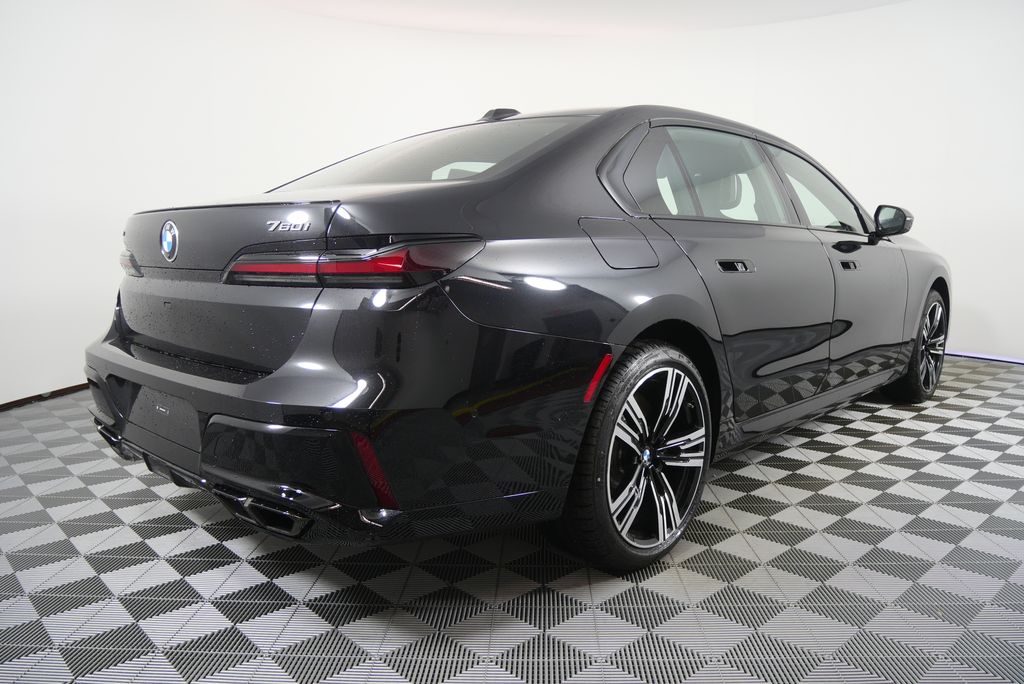 Thumbnail: 2026 BMW 7 Series - 3