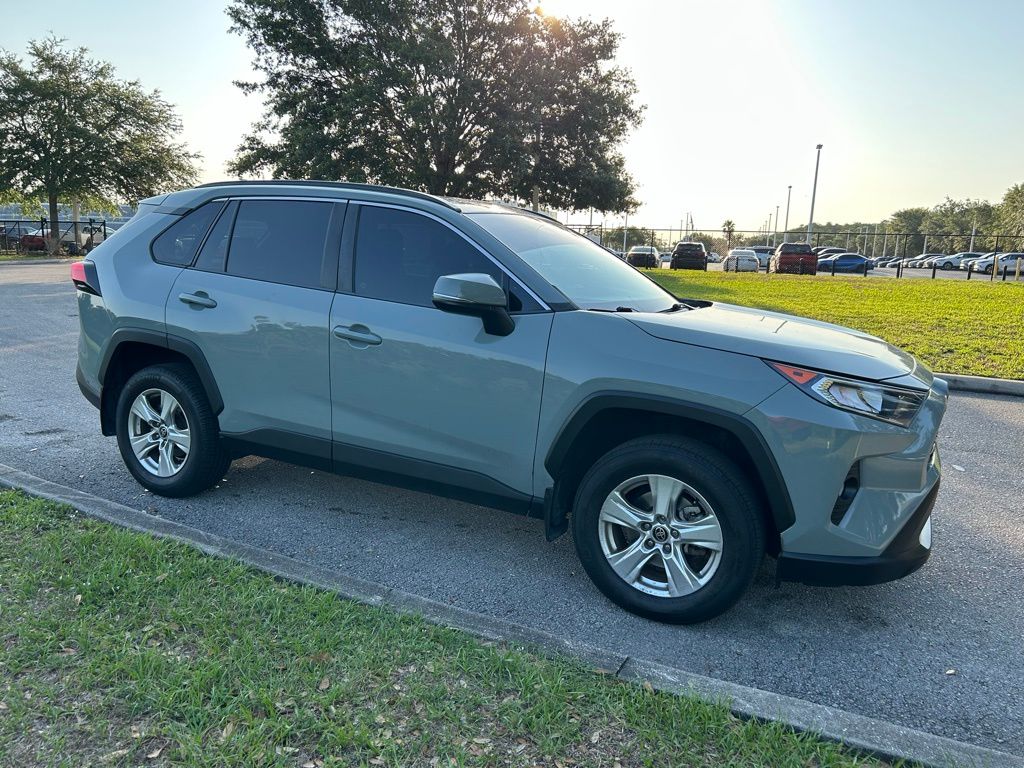 2021 Toyota RAV4 XLE 7