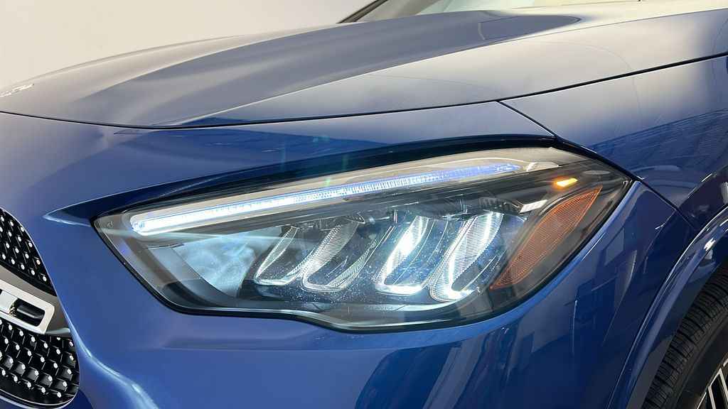 2025 Mercedes-Benz GLA 250 4MATIC 9