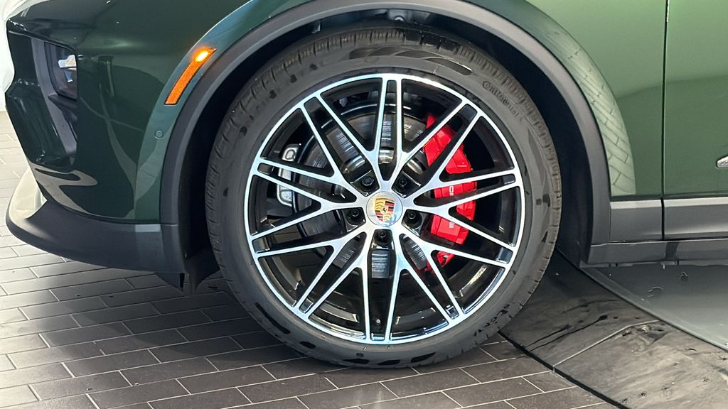 Thumbnail: 2025 Porsche Macan - 11