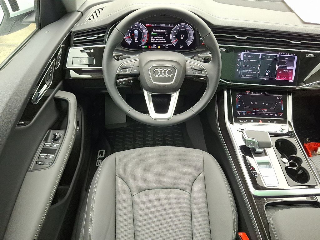 Thumbnail: 2026 Audi Q8 - 7
