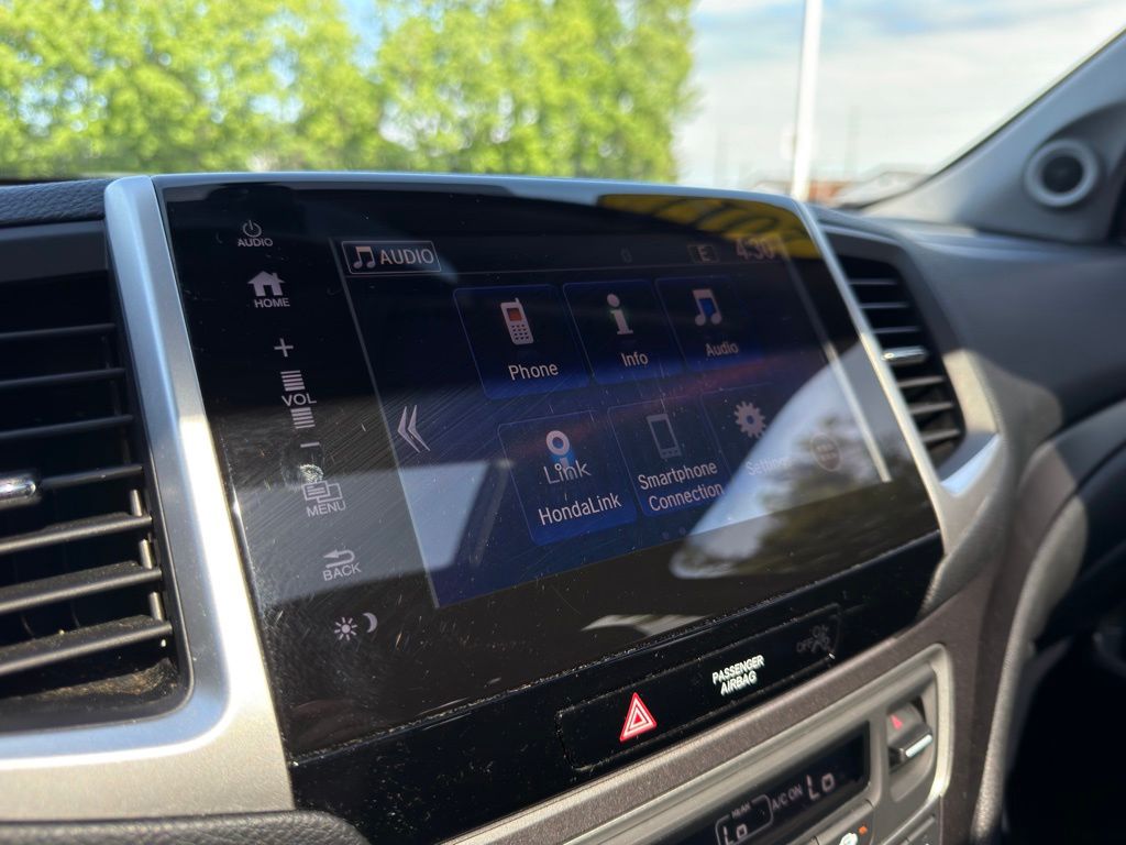 Thumbnail: 2017 Honda Pilot - 32