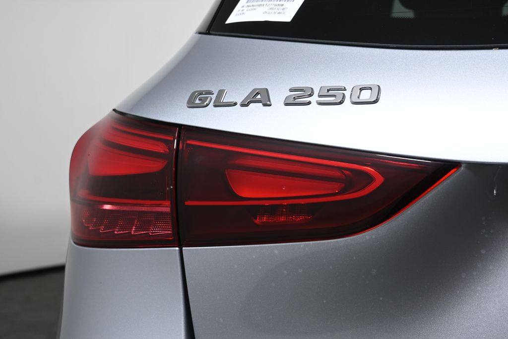 Thumbnail: 2026 Mercedes-Benz GLA - 12