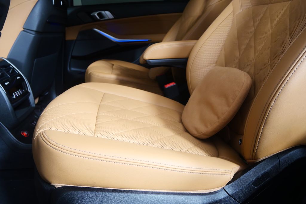 Thumbnail: 2025 BMW X7 - 14