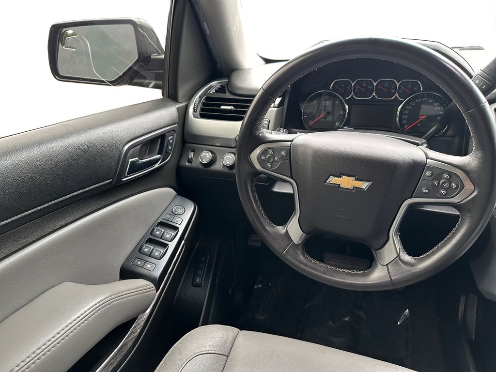 2018 Chevrolet Suburban LT 12