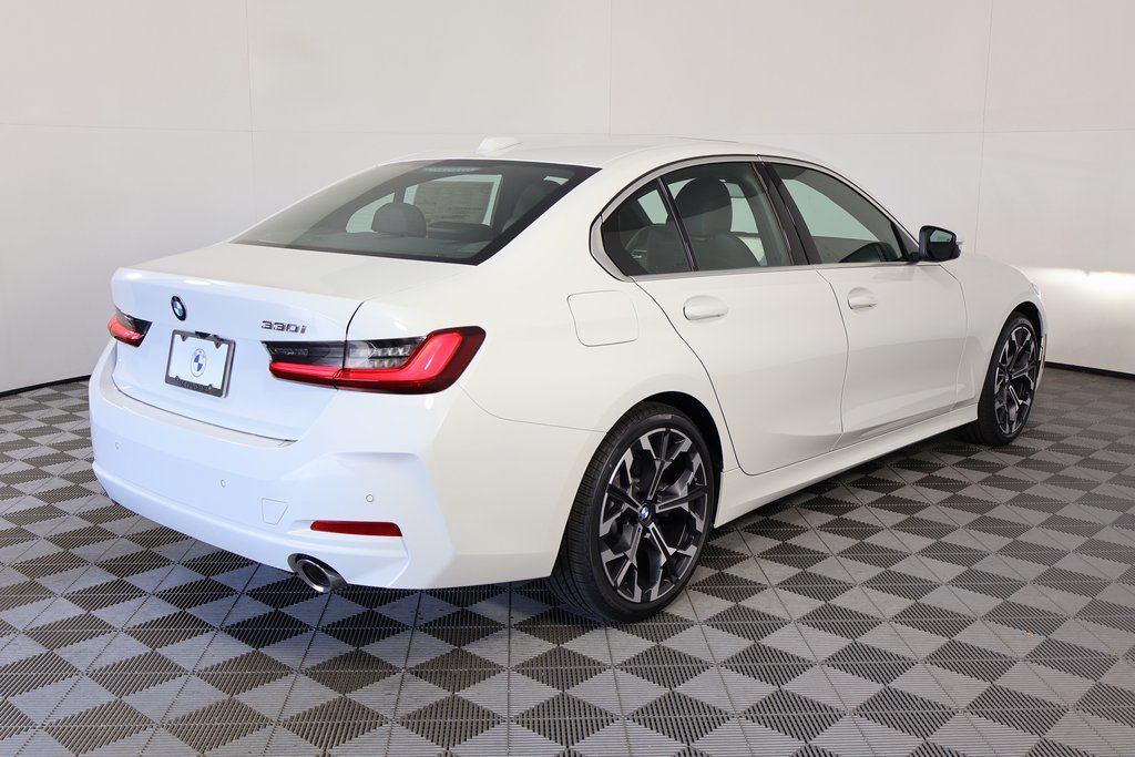 Thumbnail: 2025 BMW 3 Series - 2