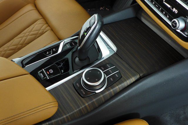 2022 BMW 5 Series 530e iPerformance 15