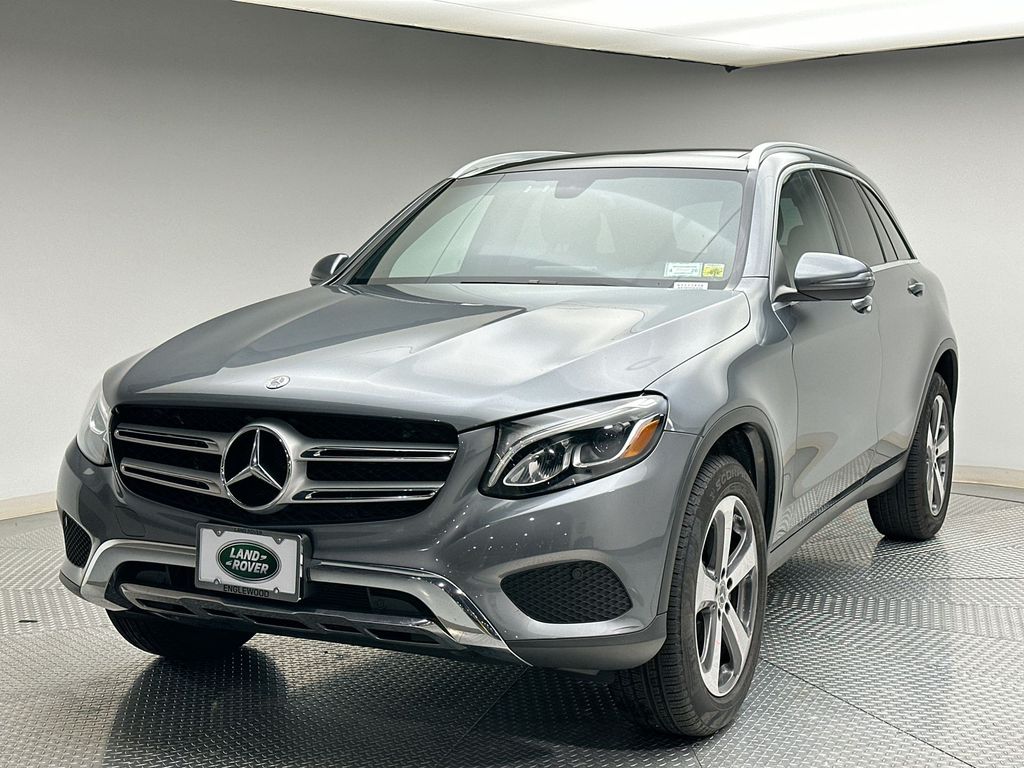 2019 Mercedes-Benz GLC 300 -
                Englewood, NJ