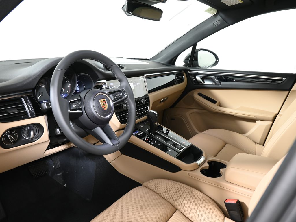 2024 Porsche Macan  15