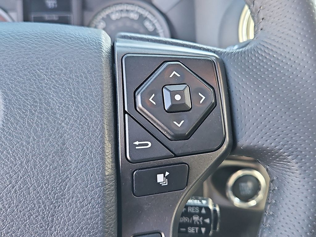 Thumbnail: 2018 Toyota Tacoma - 26