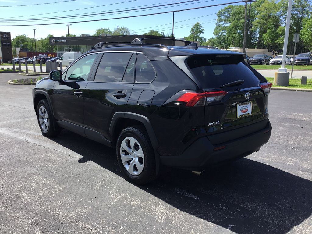 2021 Toyota RAV4 LE 3