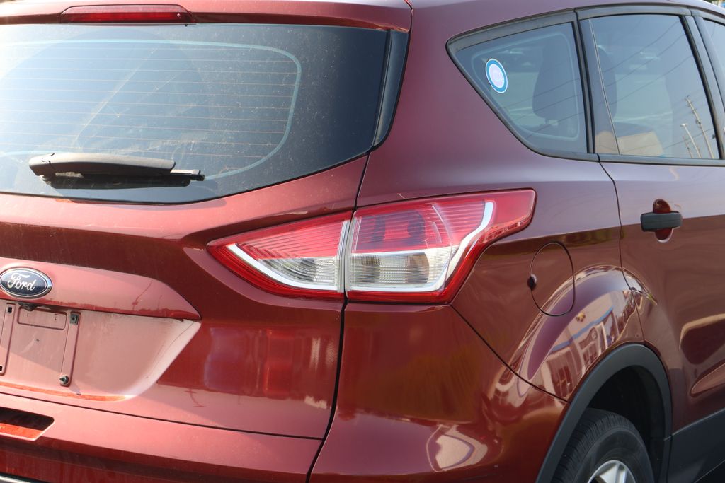 2014 Ford Escape S 9
