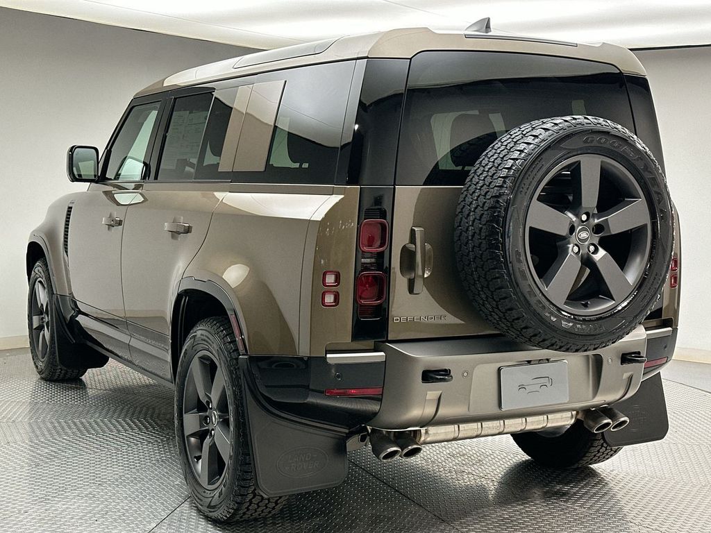 Thumbnail: 2025 Land Rover Defender - 11