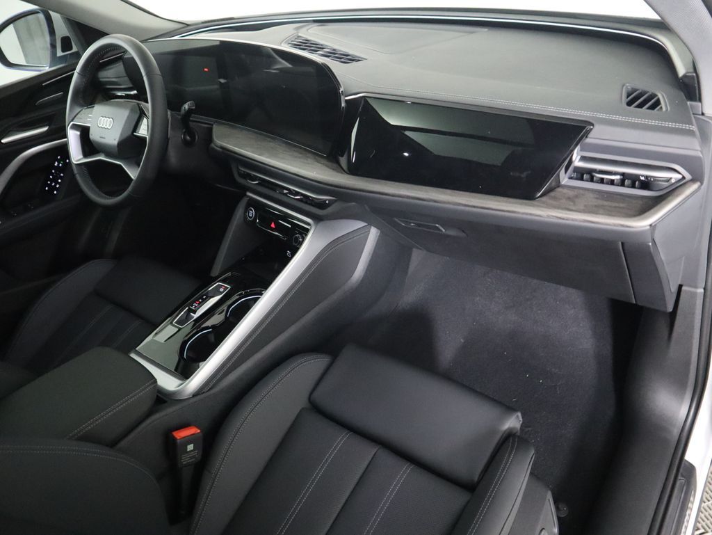 Thumbnail: 2025 Audi Q5 - 19