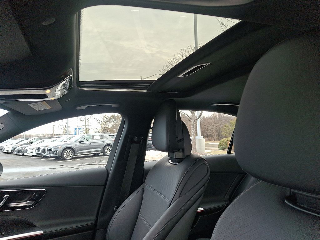 Thumbnail: 2025 Mercedes-Benz C-Class - 14