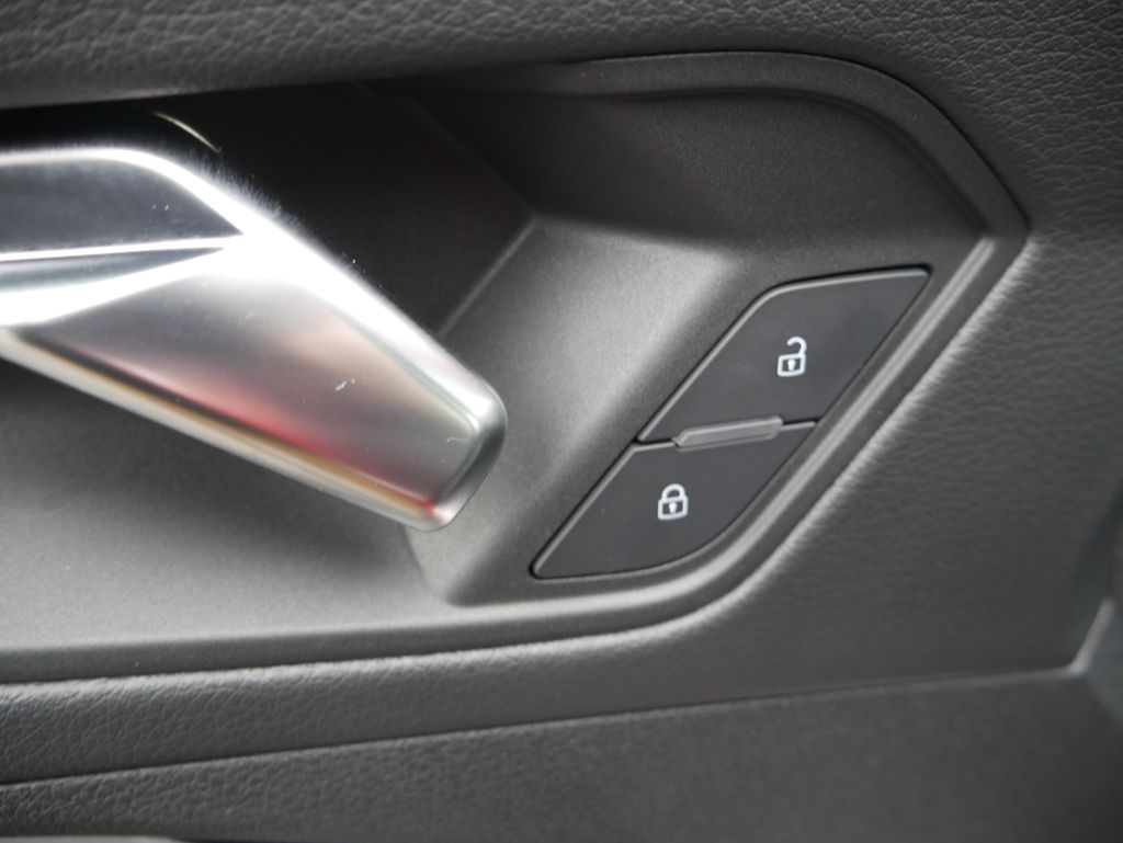 Thumbnail: 2022 Audi Q3 - 17