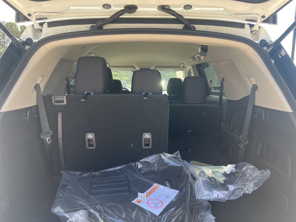 2025 Glacier White Nissan Pathfinder S FWD SUV