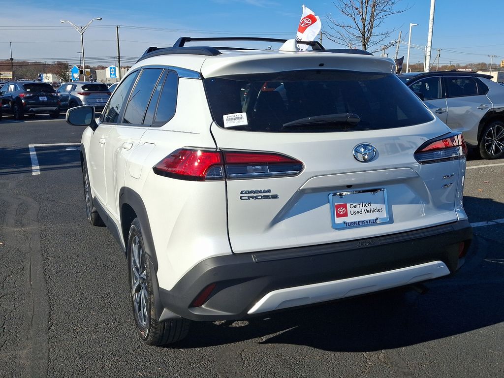 2024 Toyota Corolla Cross XLE 4