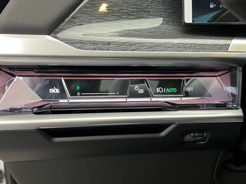 Thumbnail: 2026 BMW 7 Series - 19