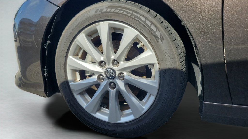 Used 2018 Brown Toyota LE image 4