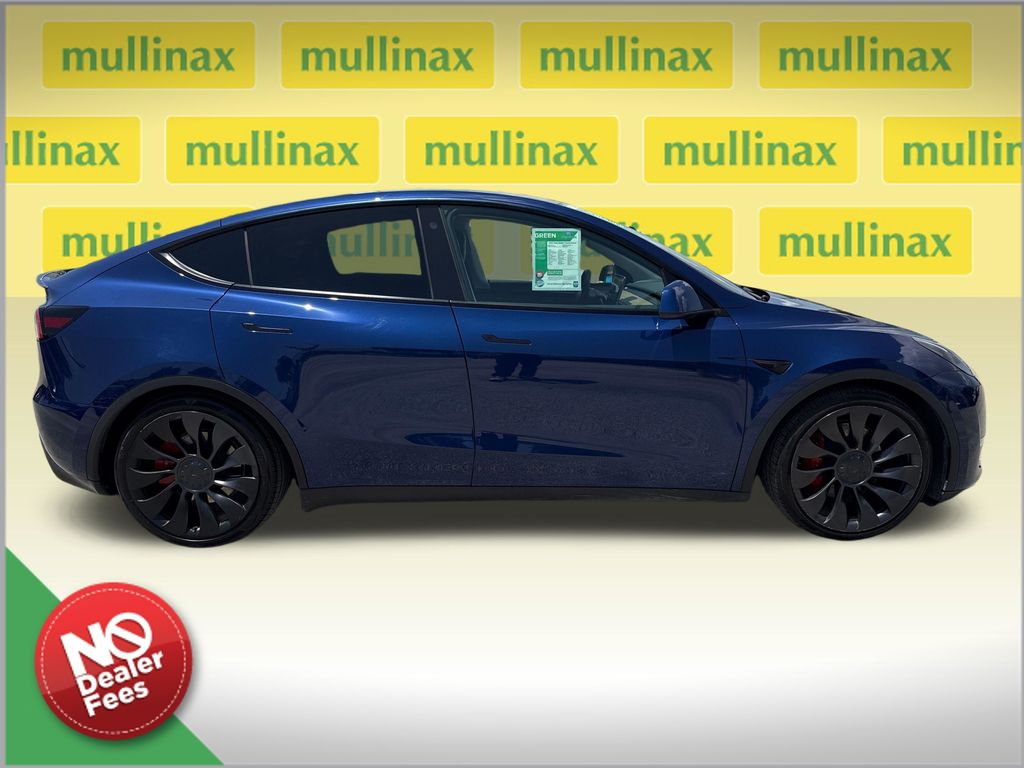 Used 2023  Tesla Performance image 2